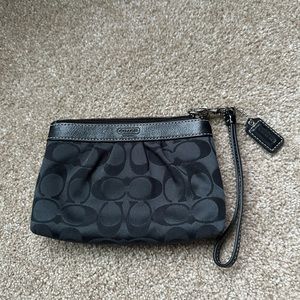 Coach Wristlet (black)